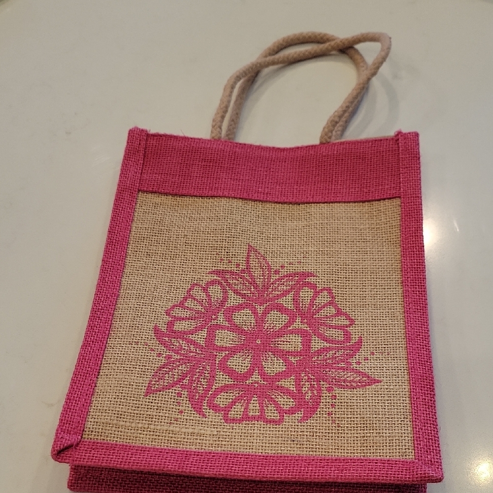 NWOT Jute Pink Flower Bag
